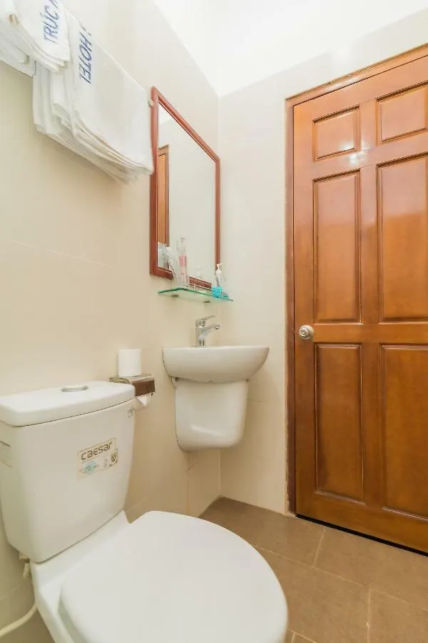 Truc Hung Hotel Nha Trang 2*,