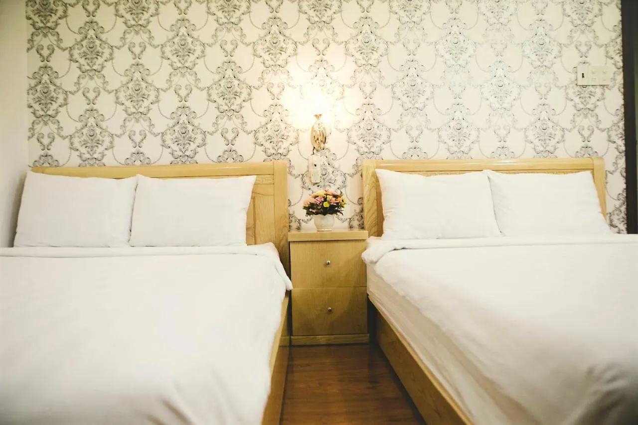 Truc Hung Hotel Nha Trang 2*,